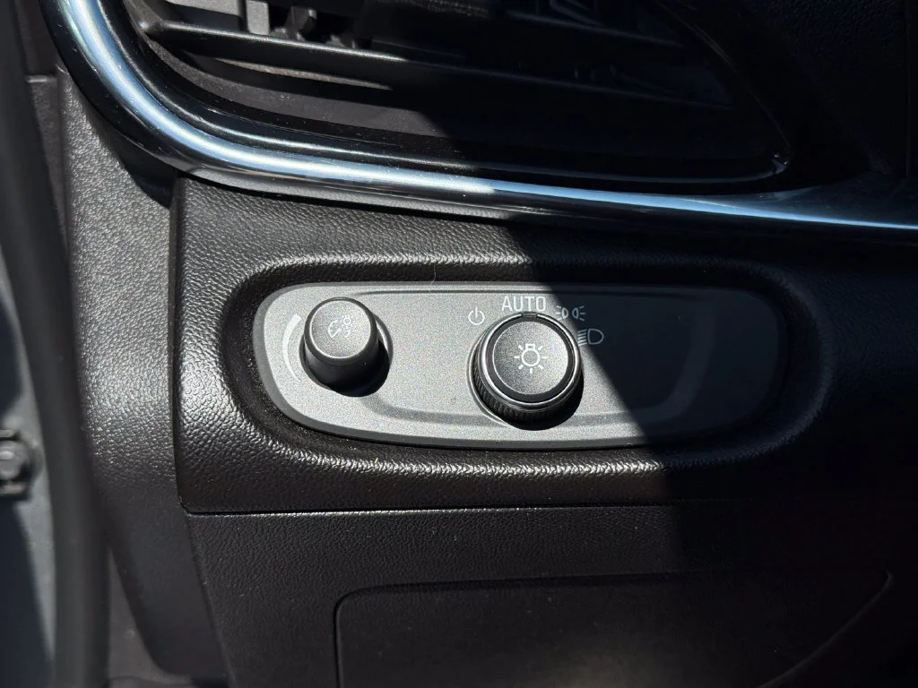 Used 2018 SATIN STEEL METALLIC Chevrolet Premier image 17