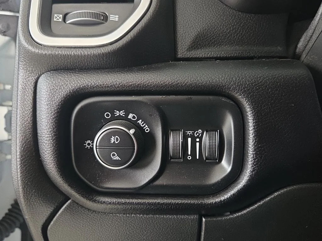 Used 2024 White Ram Laramie image 28