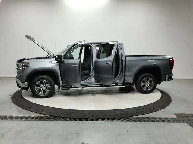 2026 GMC Sierra 1500 SLT - Photo 13