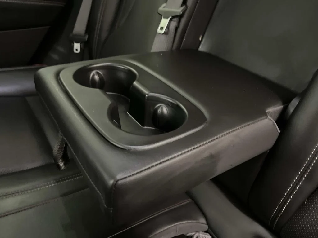 Used 2023 Summit White Buick Essence image 17