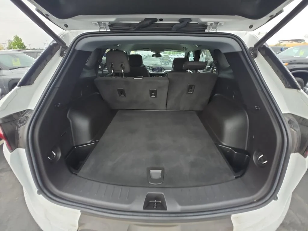 Used 2021 Summit White Chevrolet 2LT image 12