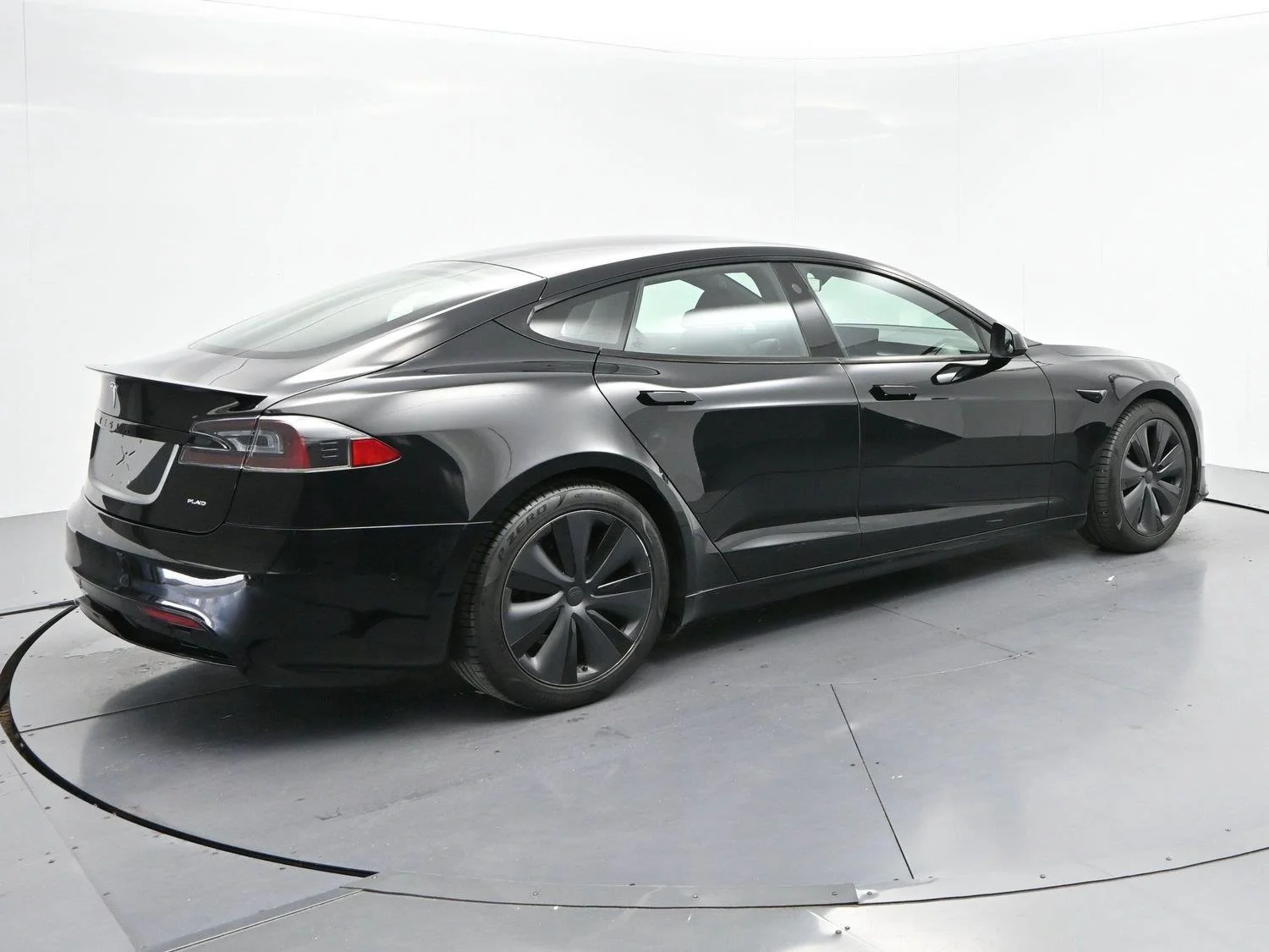 Used 2021 Black Tesla Plaid image 7