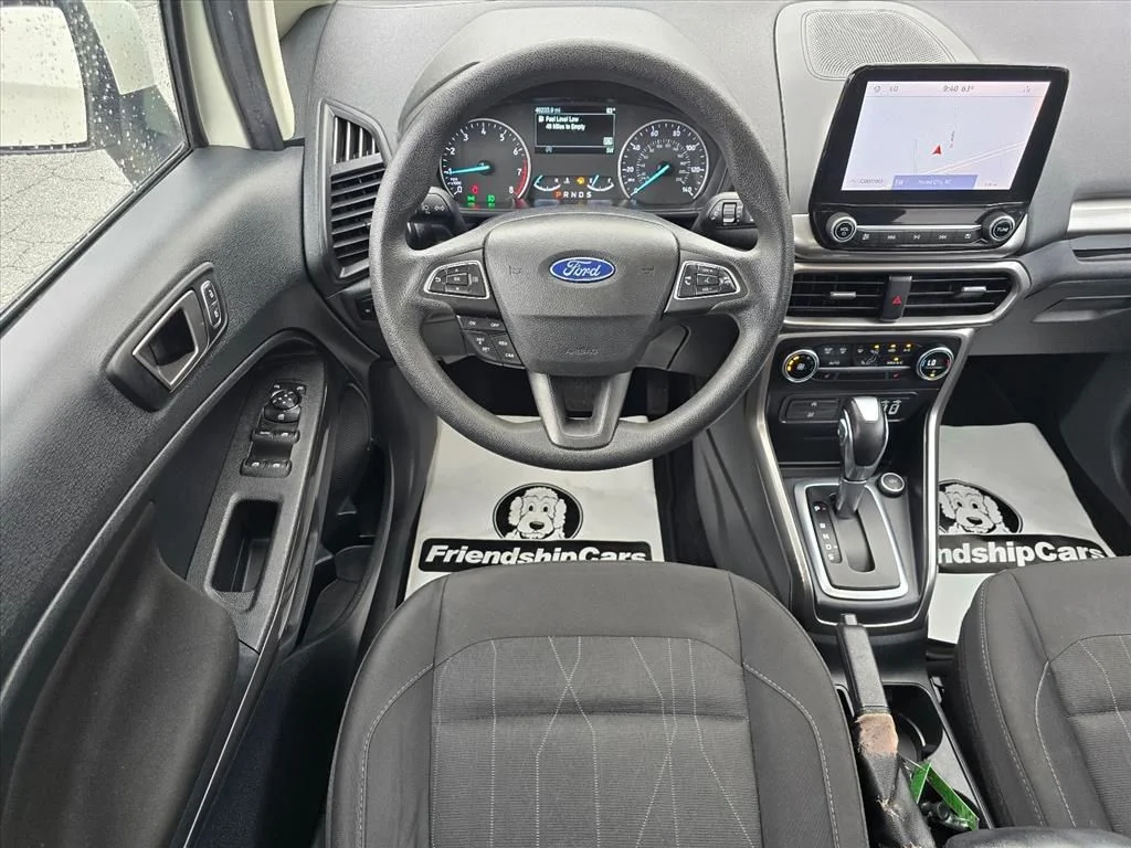 Used 2021 White Ford SE image 3