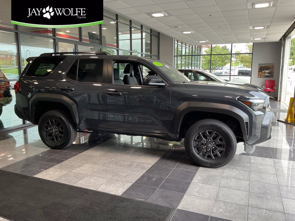 Certified Used 2025  Toyota SR5 image 1