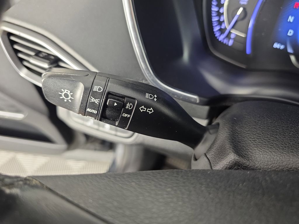 Used 2020 Black Hyundai SEL image 19