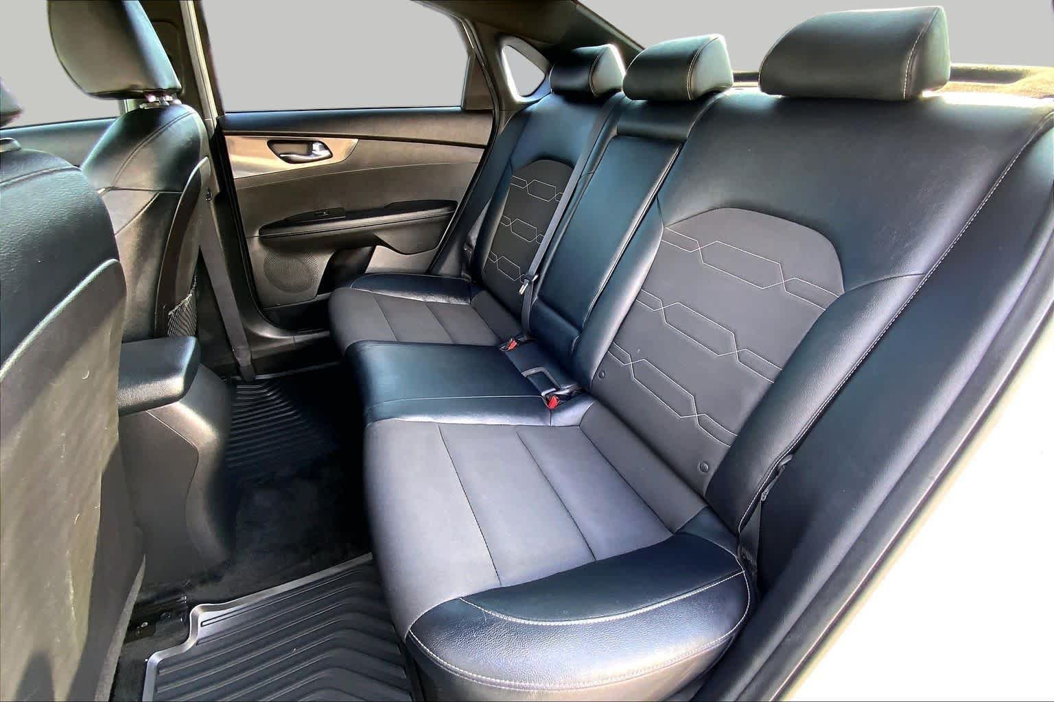 Used 2021 Snow White Pearl Kia GT-Line image 21