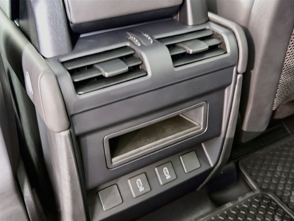 New 2026 Fuji White Land Rover X-Dynamic SE image 27