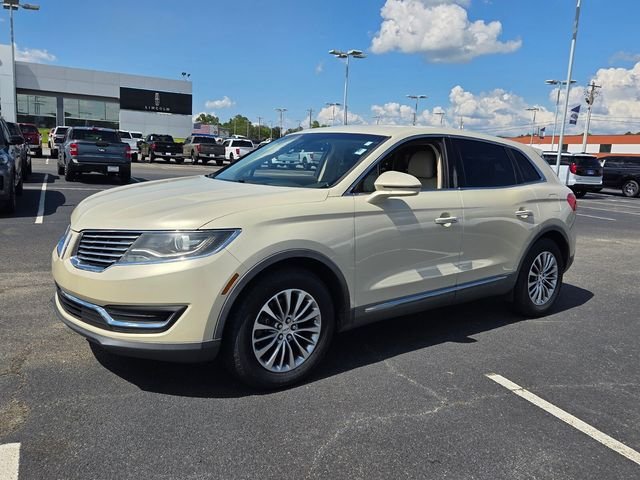 Used 2016 Platinum Lincoln Select image 3