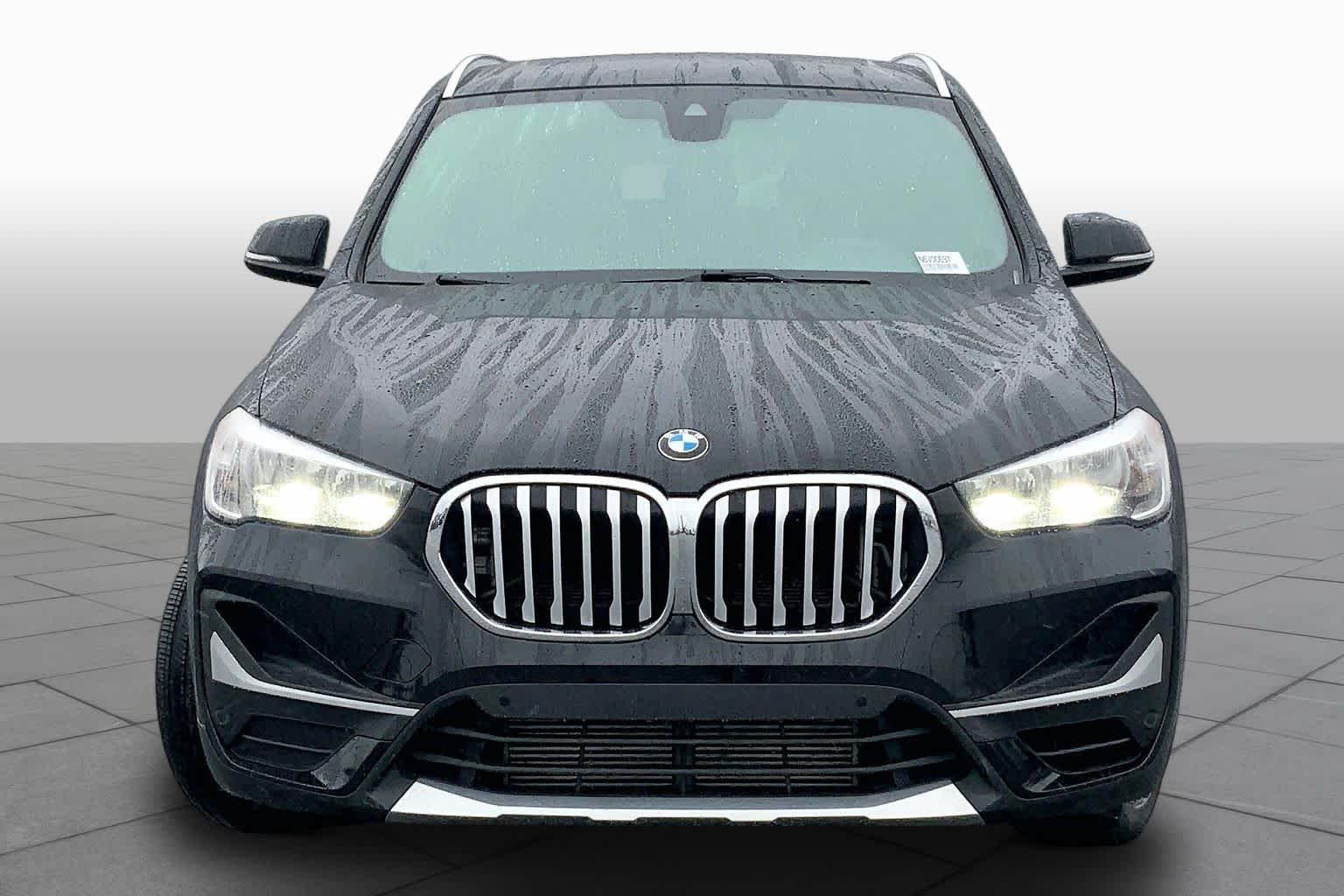 Used 2022 Jet Black BMW xDrive28i image 4