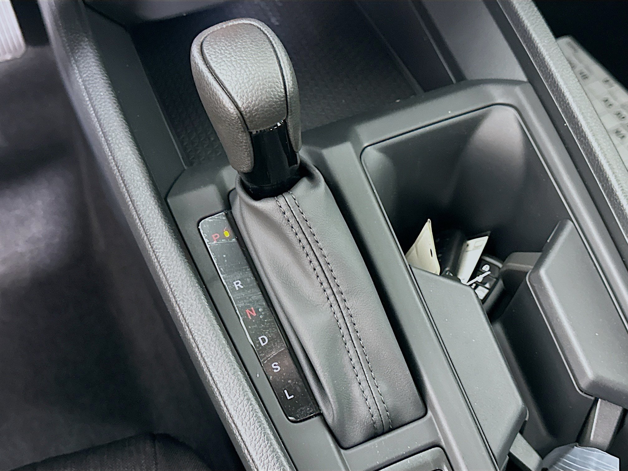 Used 2025 Meteorite Gray Metallic Honda LX image 13