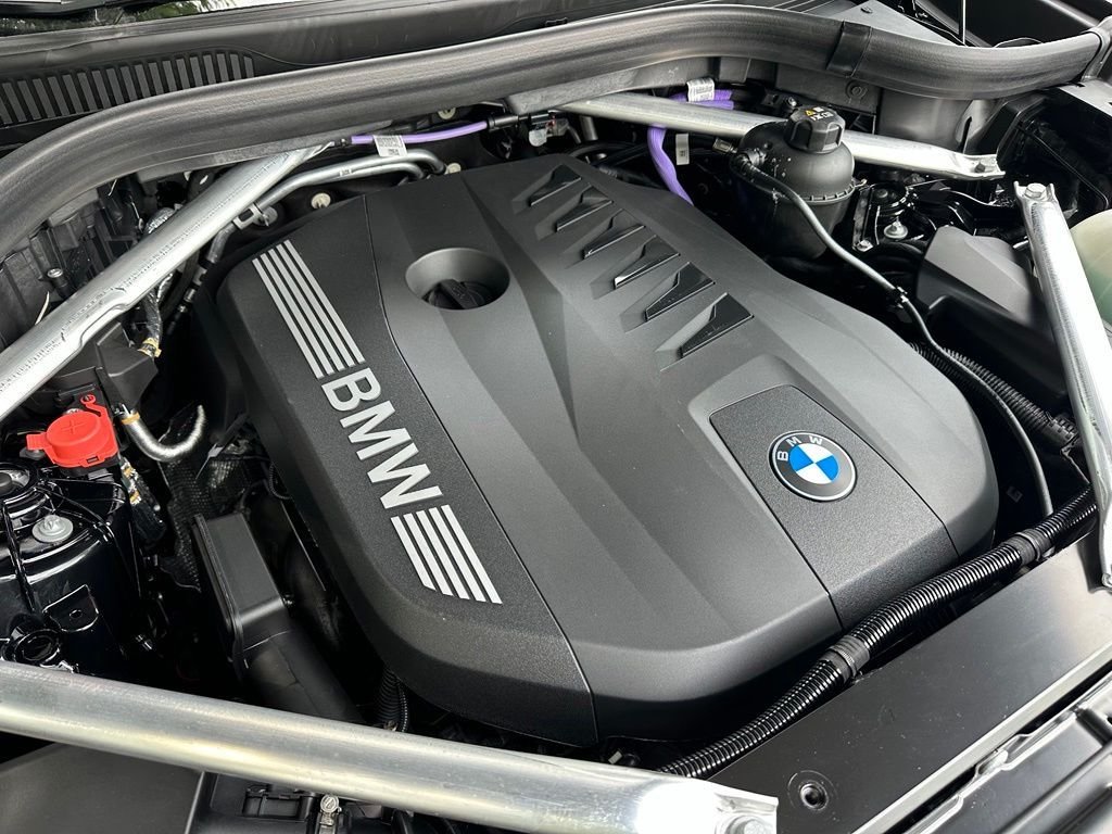 New 2026 Black Sapphire Metallic BMW xDrive40i image 26
