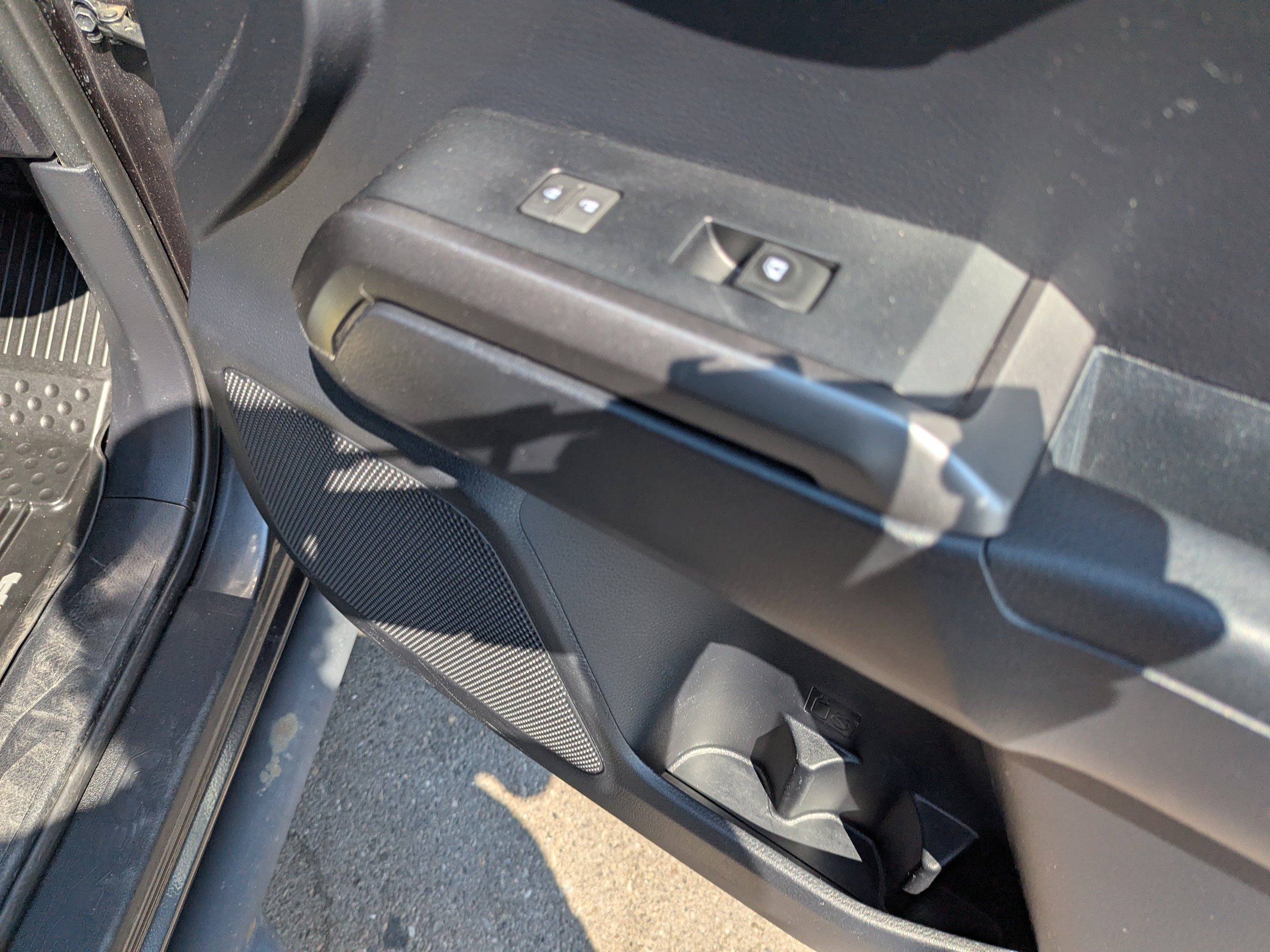 Used 2018  Toyota SR image 36