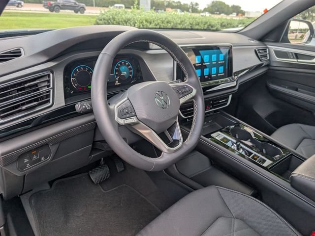 Used 2024 Blue Volkswagen 2.0T SE w/Technology image 9
