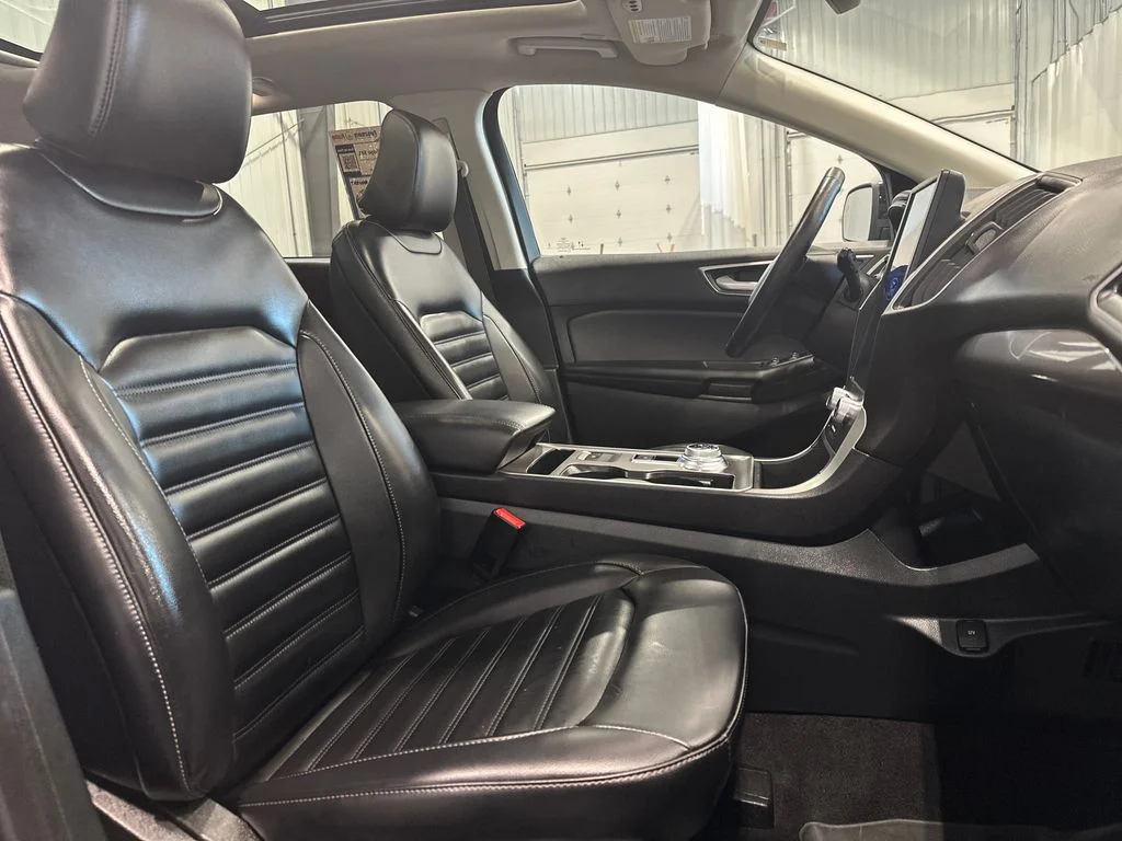 Used 2024 Black Ford SEL image 35