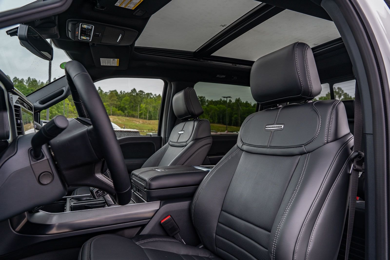 New 2026 Star White Metallic Tri-Coat Ford Platinum® image 17