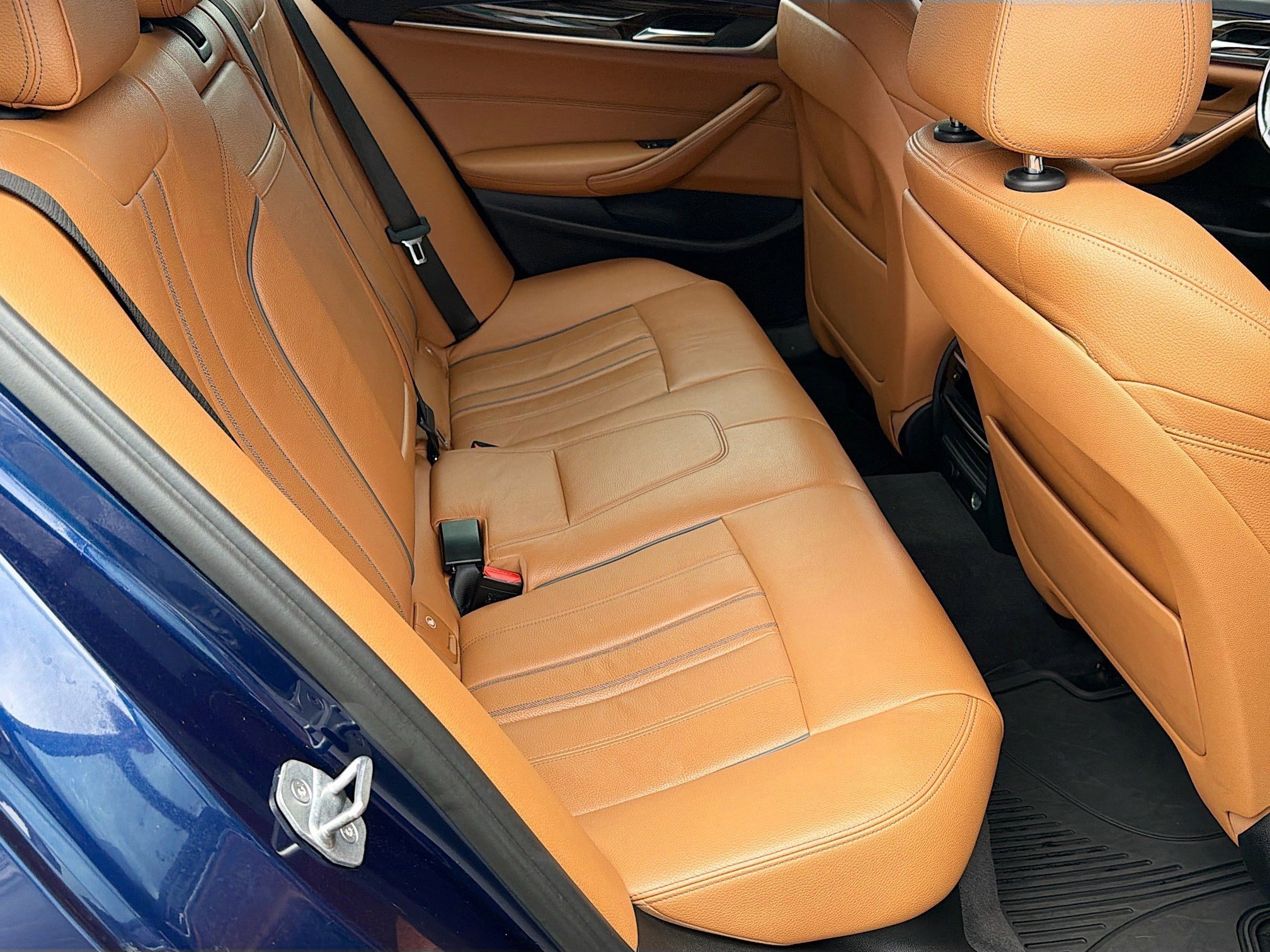 Used 2017 Mediterranean Blue Metallic BMW 530i xDrive image 15