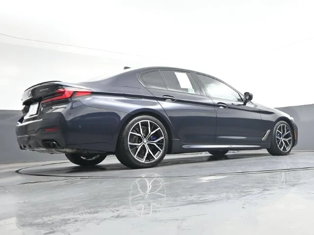 2023 BMW 5 Series M550i - Photo 33