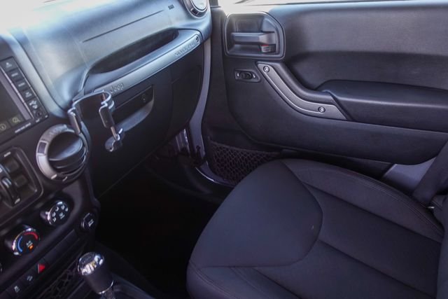 Used 2017 Silver Jeep Unlimited Sport image 22