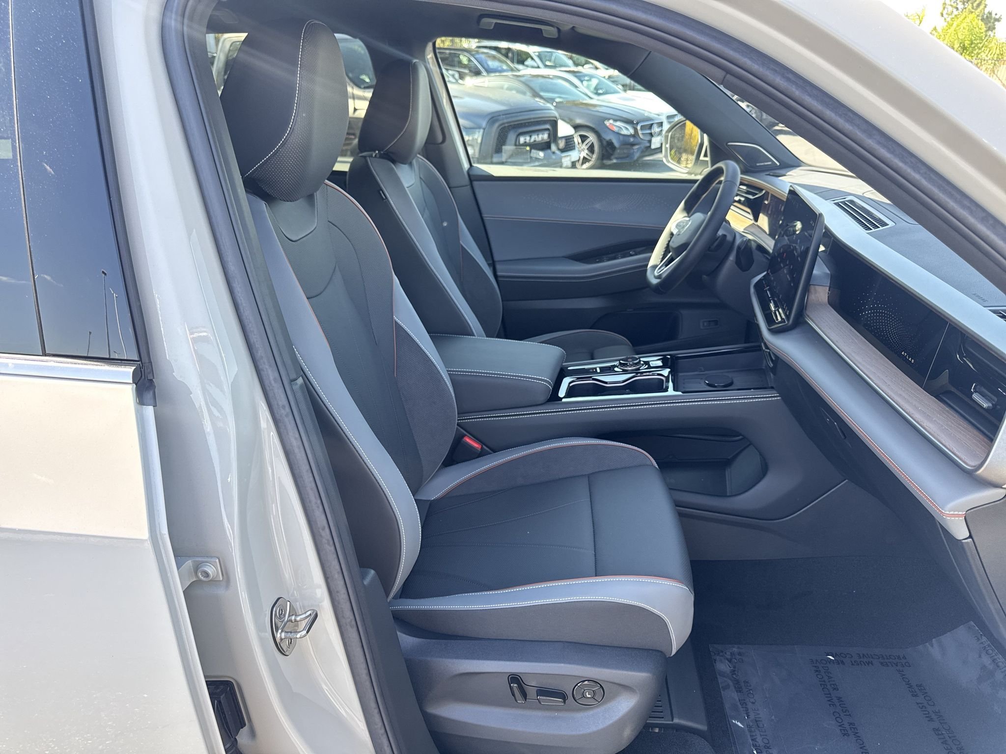 New 2027 SANDSTONE Volkswagen SEL Premium R-Line image 20