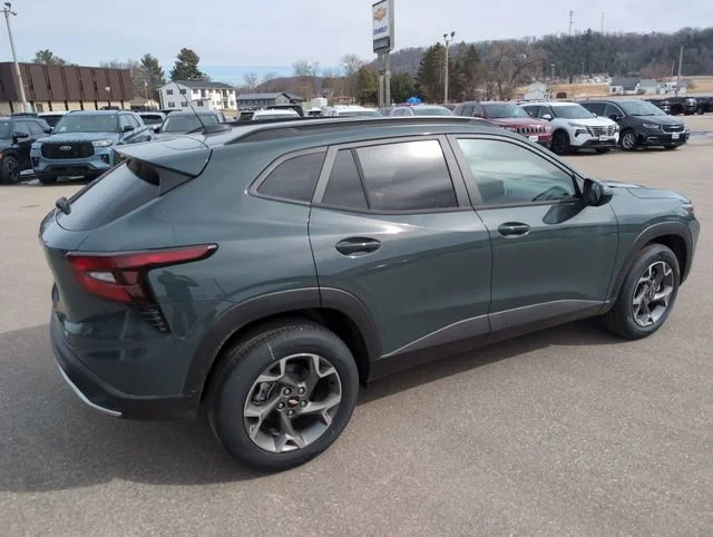 2026 Chevrolet Trax LT - Photo 8