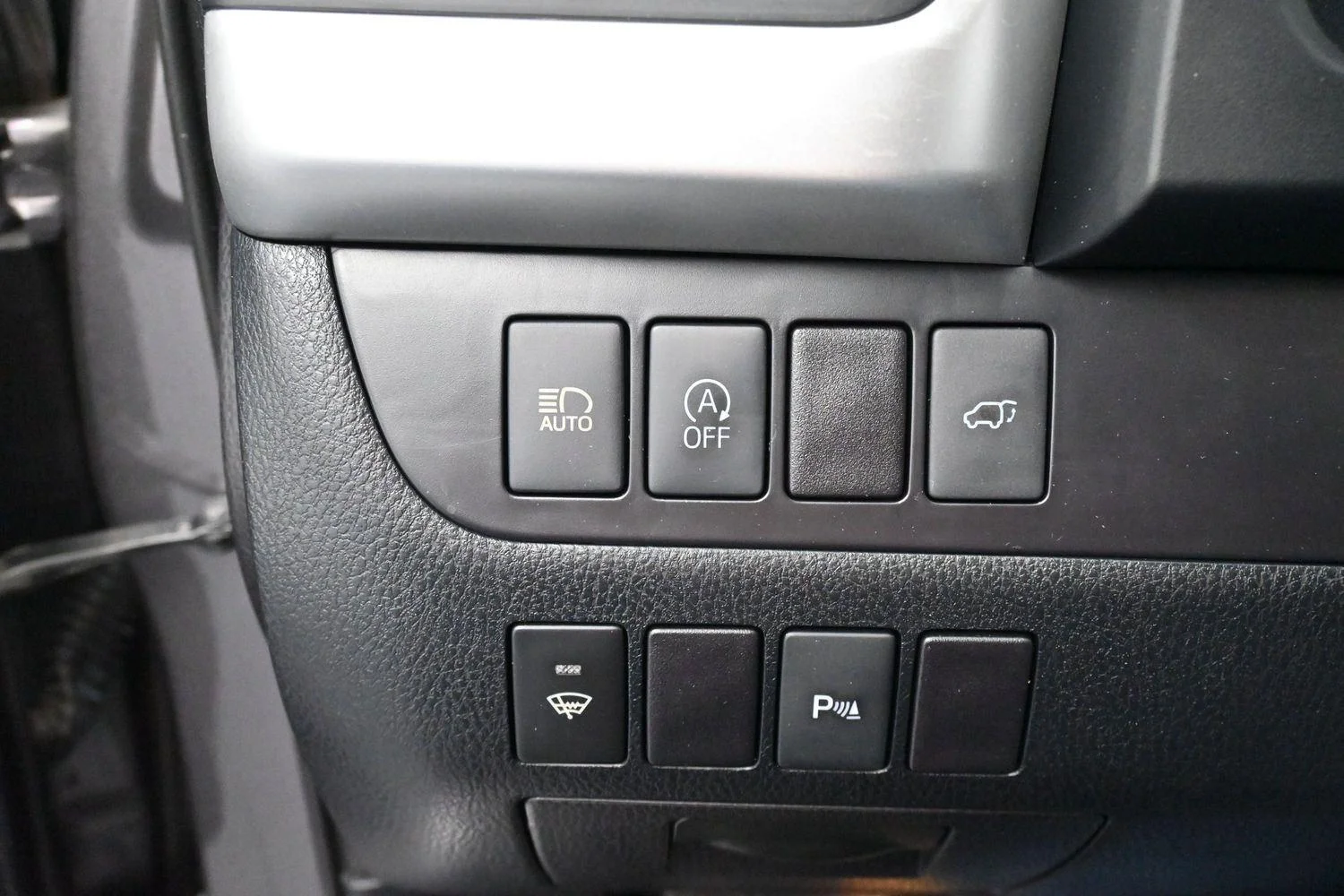 Used 2019 Predawn Gray Mica Toyota Limited image 22