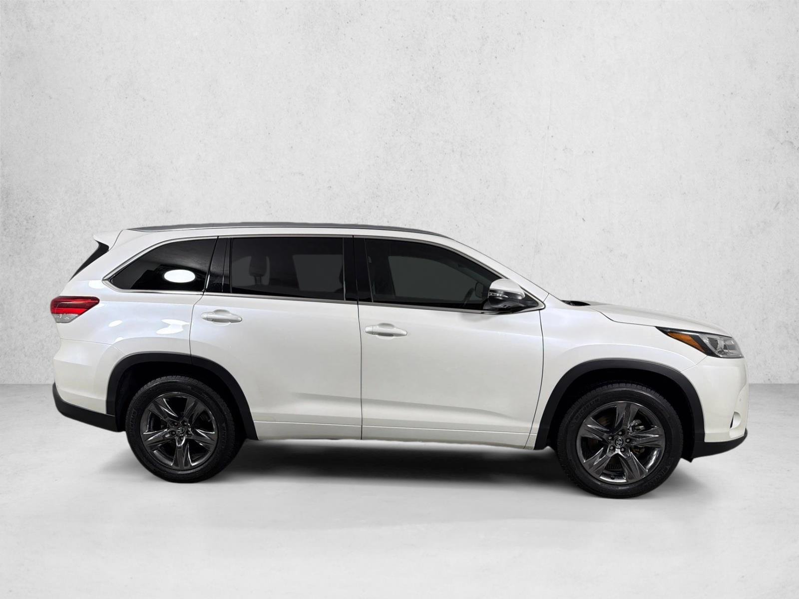 Used 2019 Blizzard Pearl Toyota Limited Platinum image 4