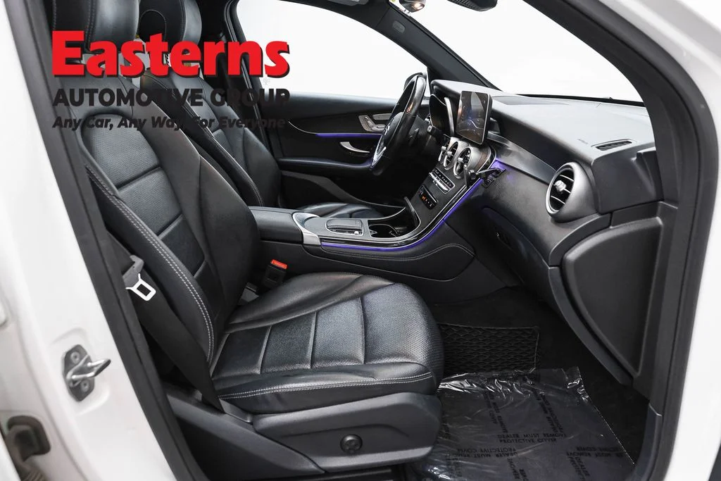 Used 2020 White Mercedes-Benz GLC 300 image 25