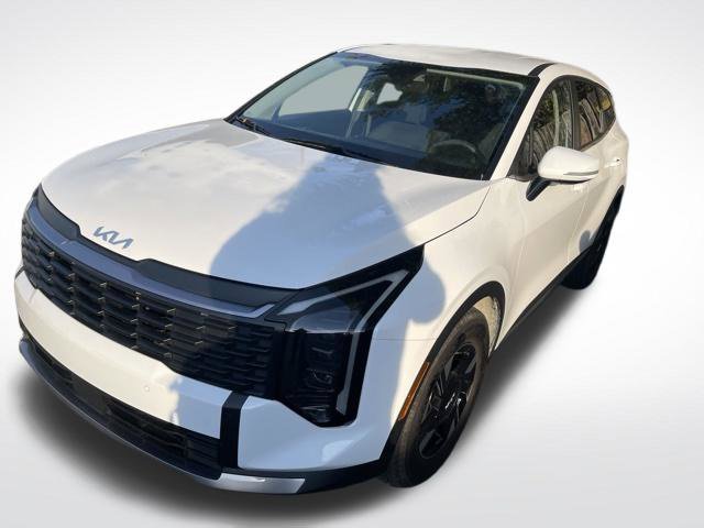 Used 2026 White Kia LX image 4