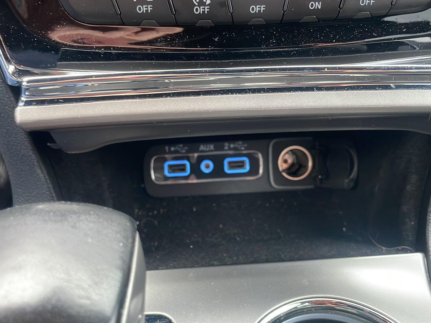 Used 2020 Bright White Clearcoat Jeep Altitude image 6