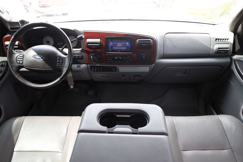 Used 2005 White Ford Lariat image 18