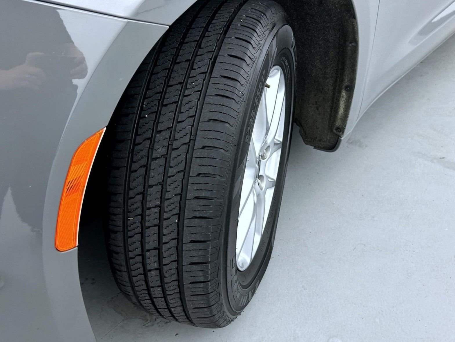 Used 2023 White Chrysler Touring L image 21