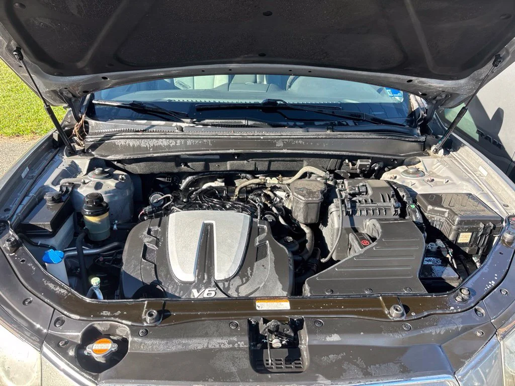 Used 2011 Gray Hyundai SE image 11