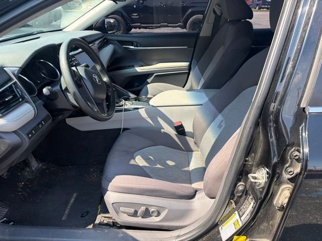 Used 2019  Toyota LE image 9