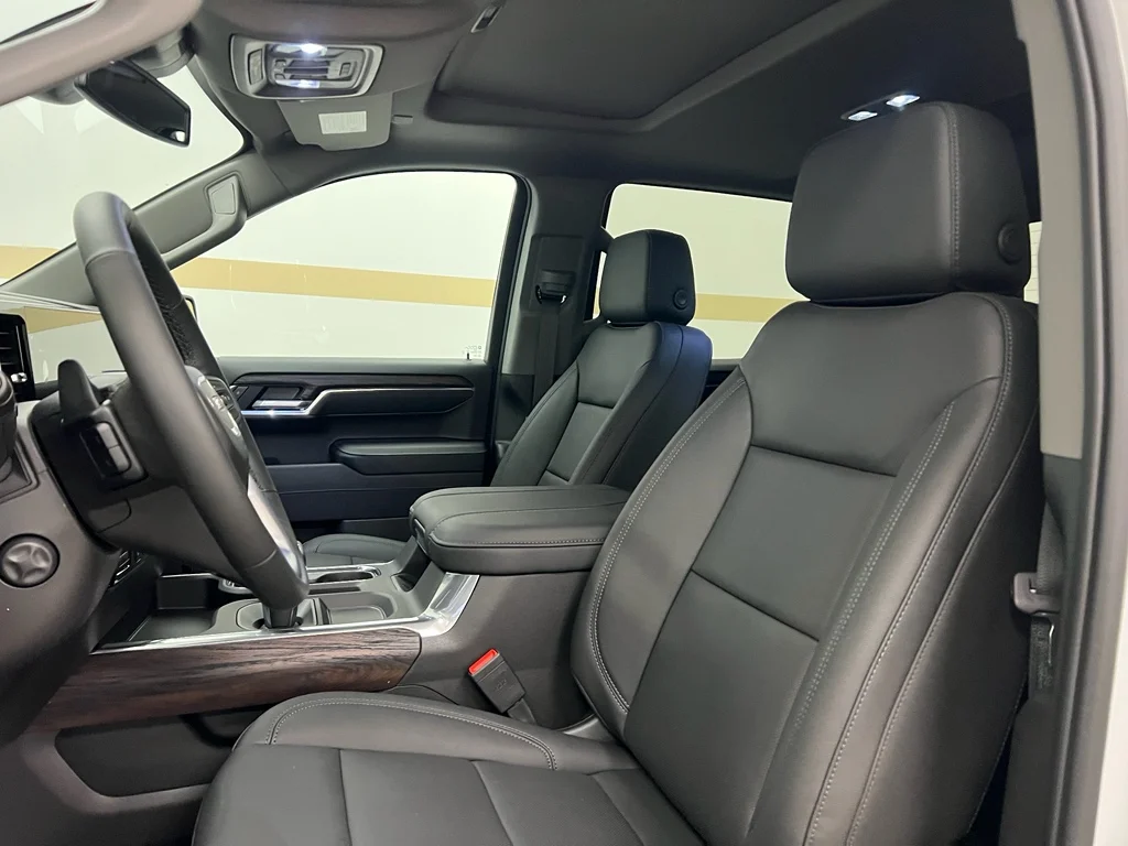 2026 GMC Sierra 1500 SLT - Photo 6