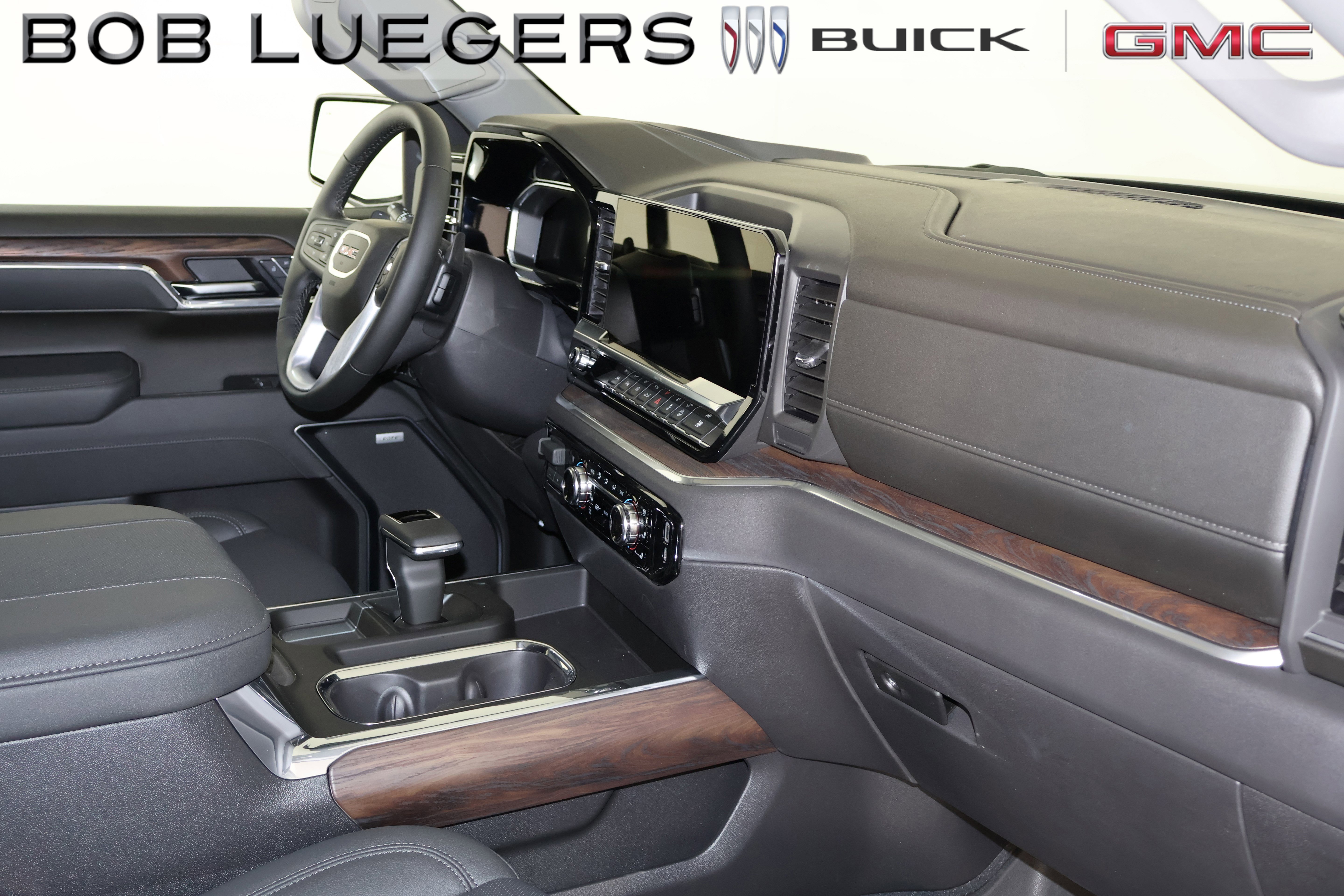 2026 GMC Sierra 1500 SLT - Photo 23