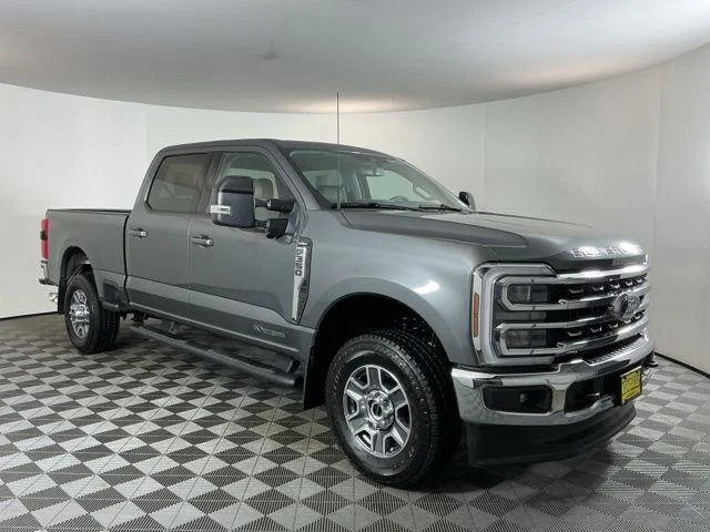 Certified Used 2025  Ford Lariat image 3