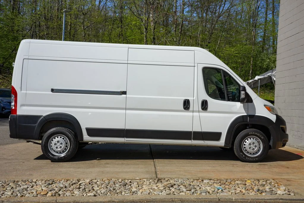 Used 2025 White Ram High Roof image 8