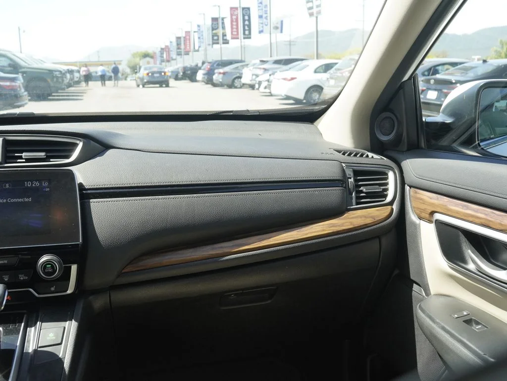 Used 2018 White Honda EX-L image 32