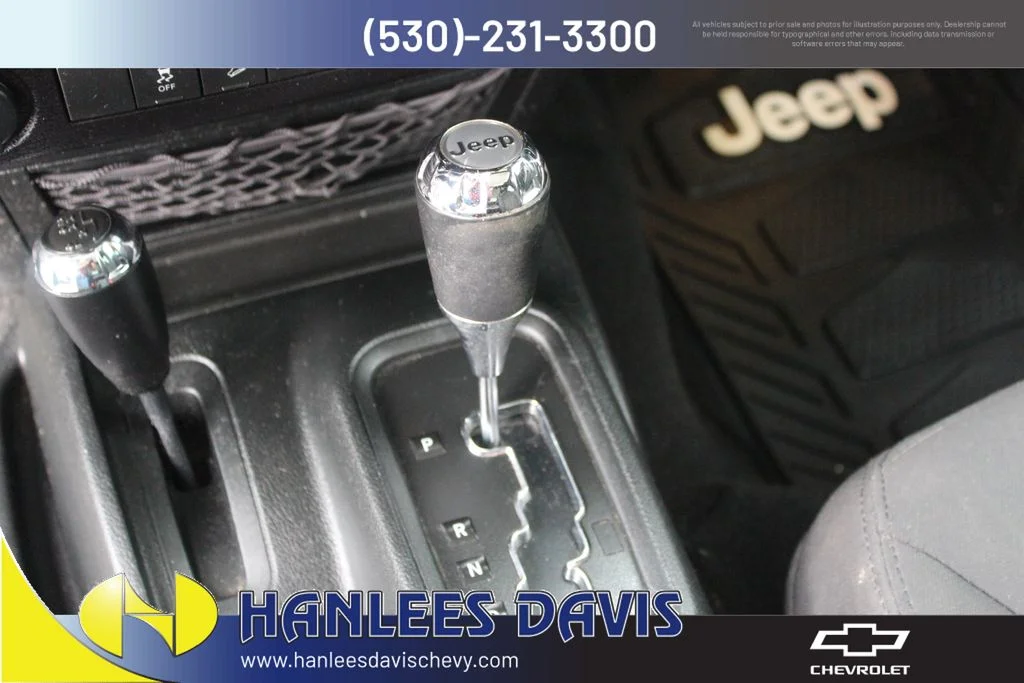 Used 2018 White Jeep Sport image 17
