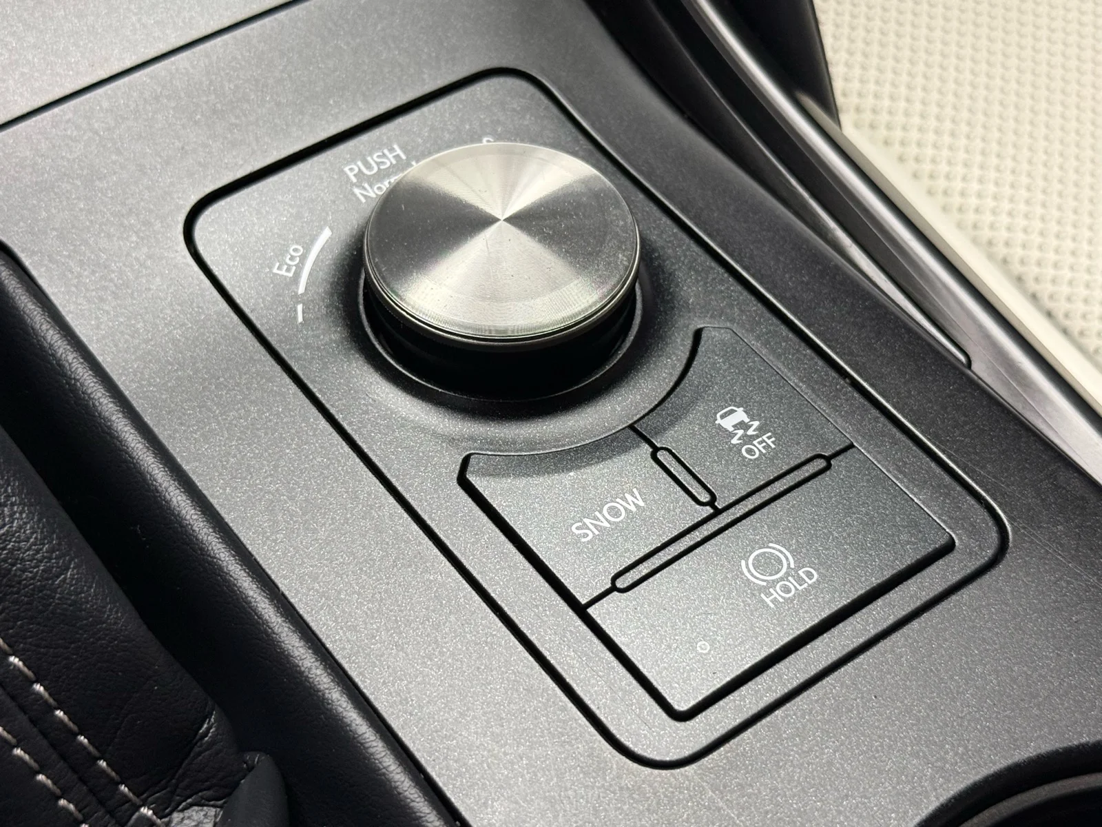 Used 2021 Ultra White (083) Lexus F SPORT image 21