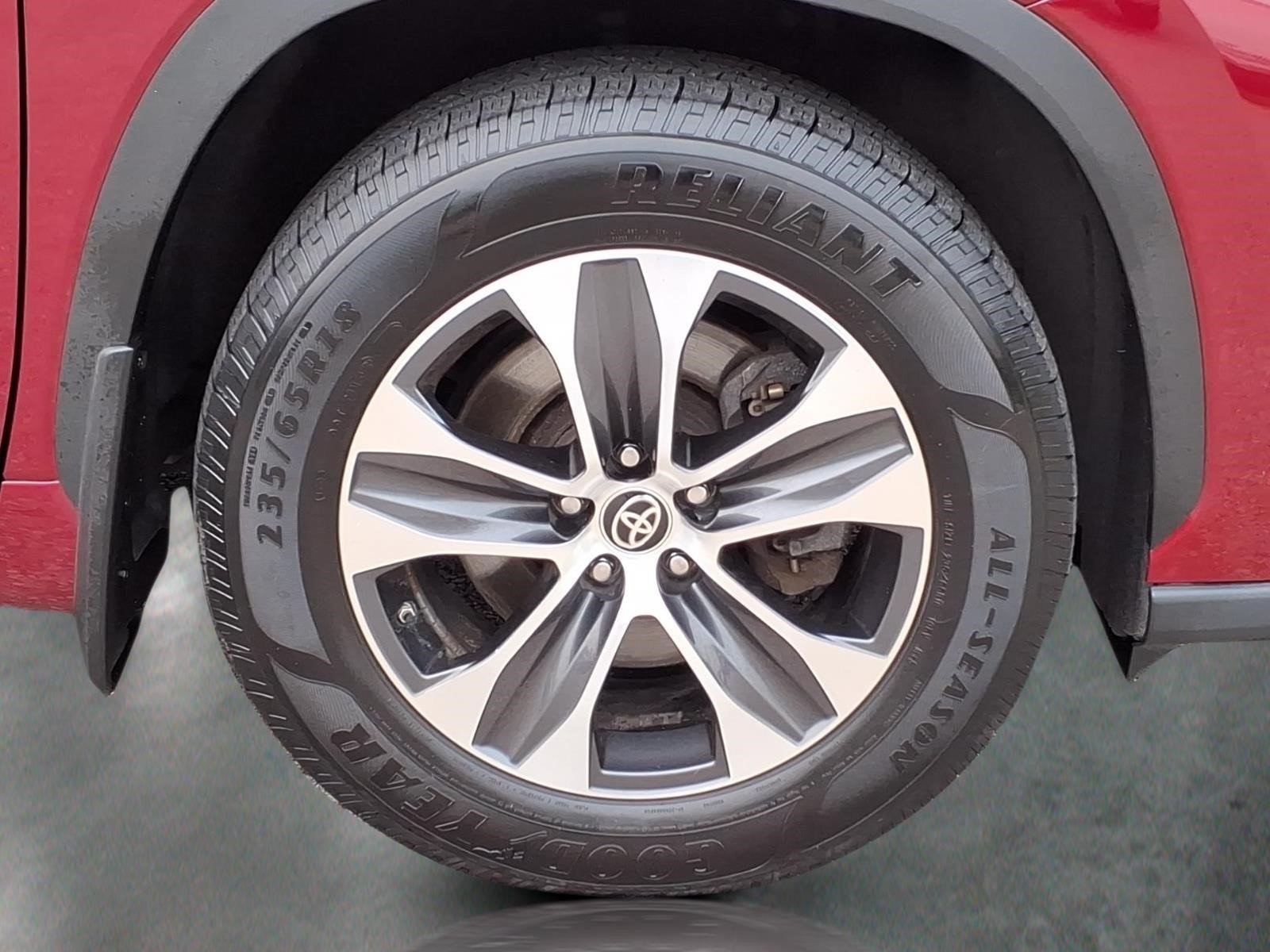 Used 2021 Ruby Flare Pearl Toyota XLE image 10