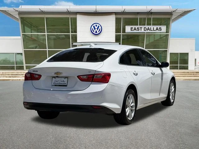 Used 2018 White Chevrolet LT image 3