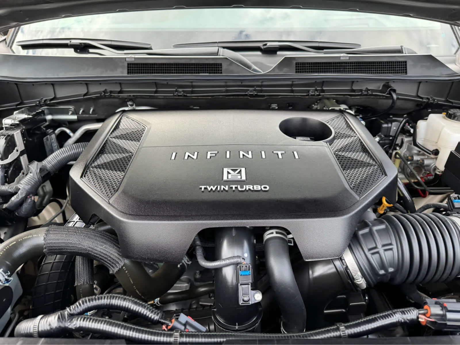 2025 INFINITI QX80 Sensory 4WD - Photo 25