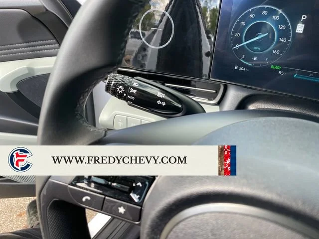 Used 2025 White Hyundai Limited image 33