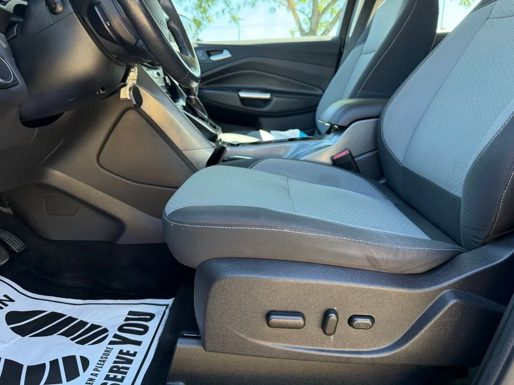 Used 2017 Black Ford SE image 14