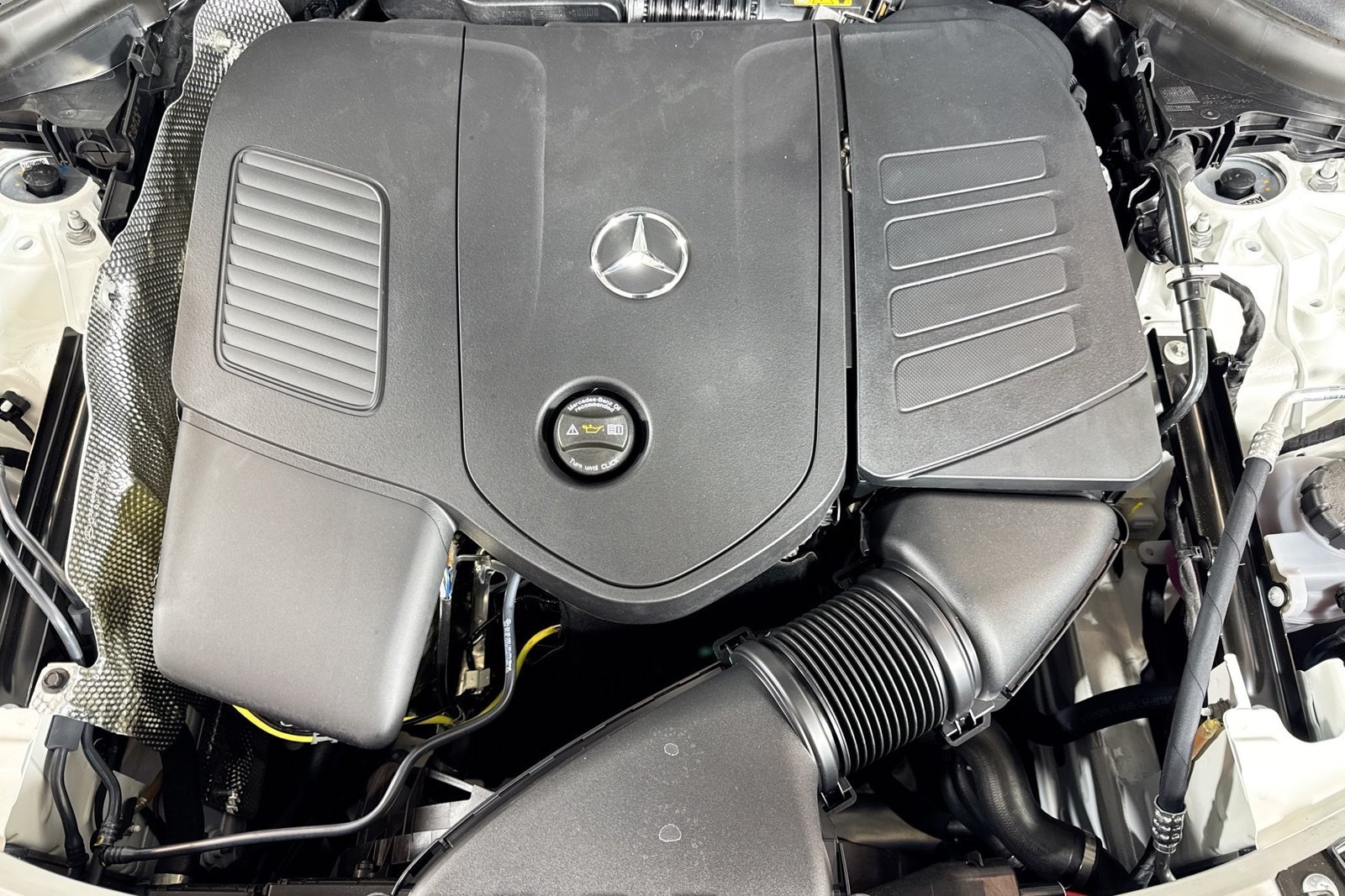 New 2026 Polar White Mercedes-Benz GLC 300 image 28