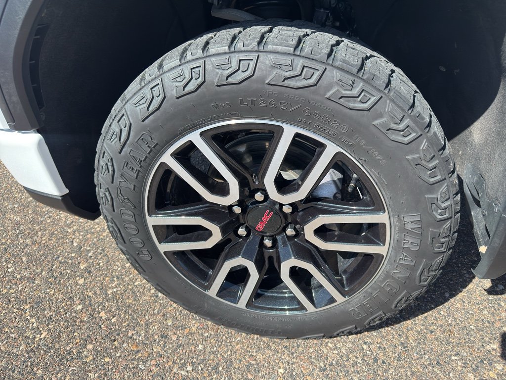 Used 2025 Summit White GMC AT4 image 34