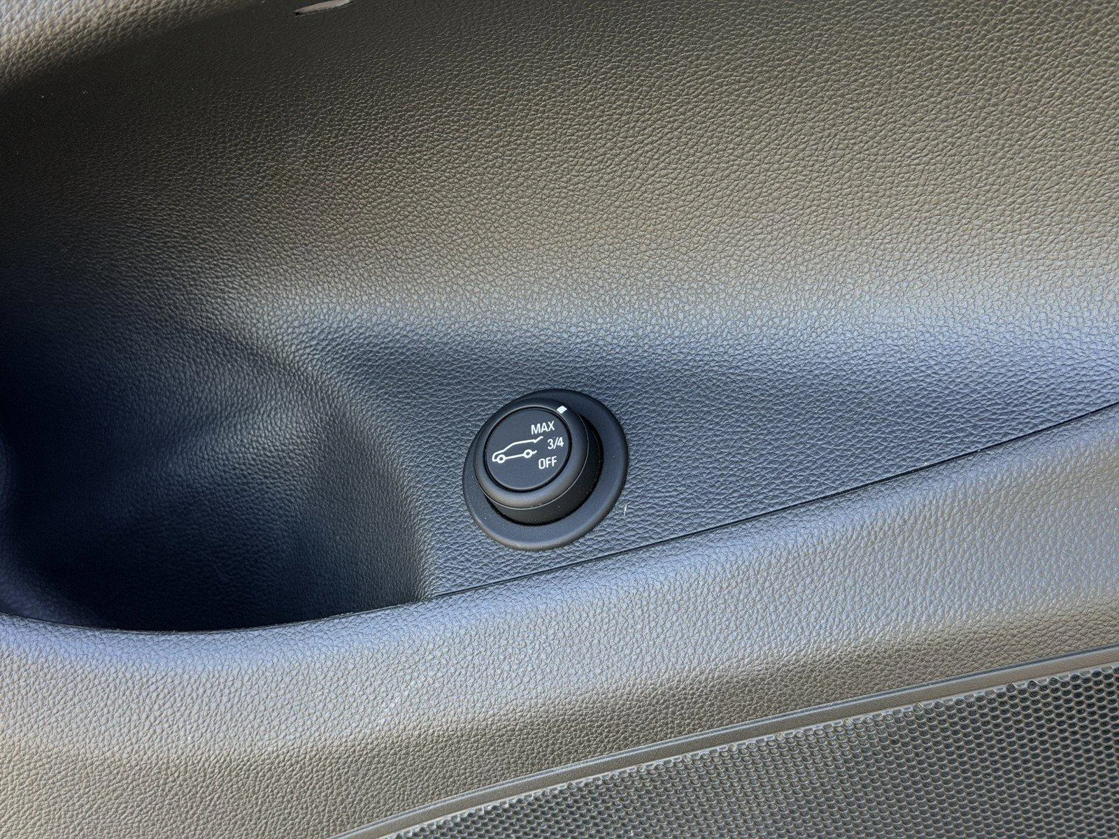 Used 2019 CHILI RED METALLIC Buick Preferred image 19