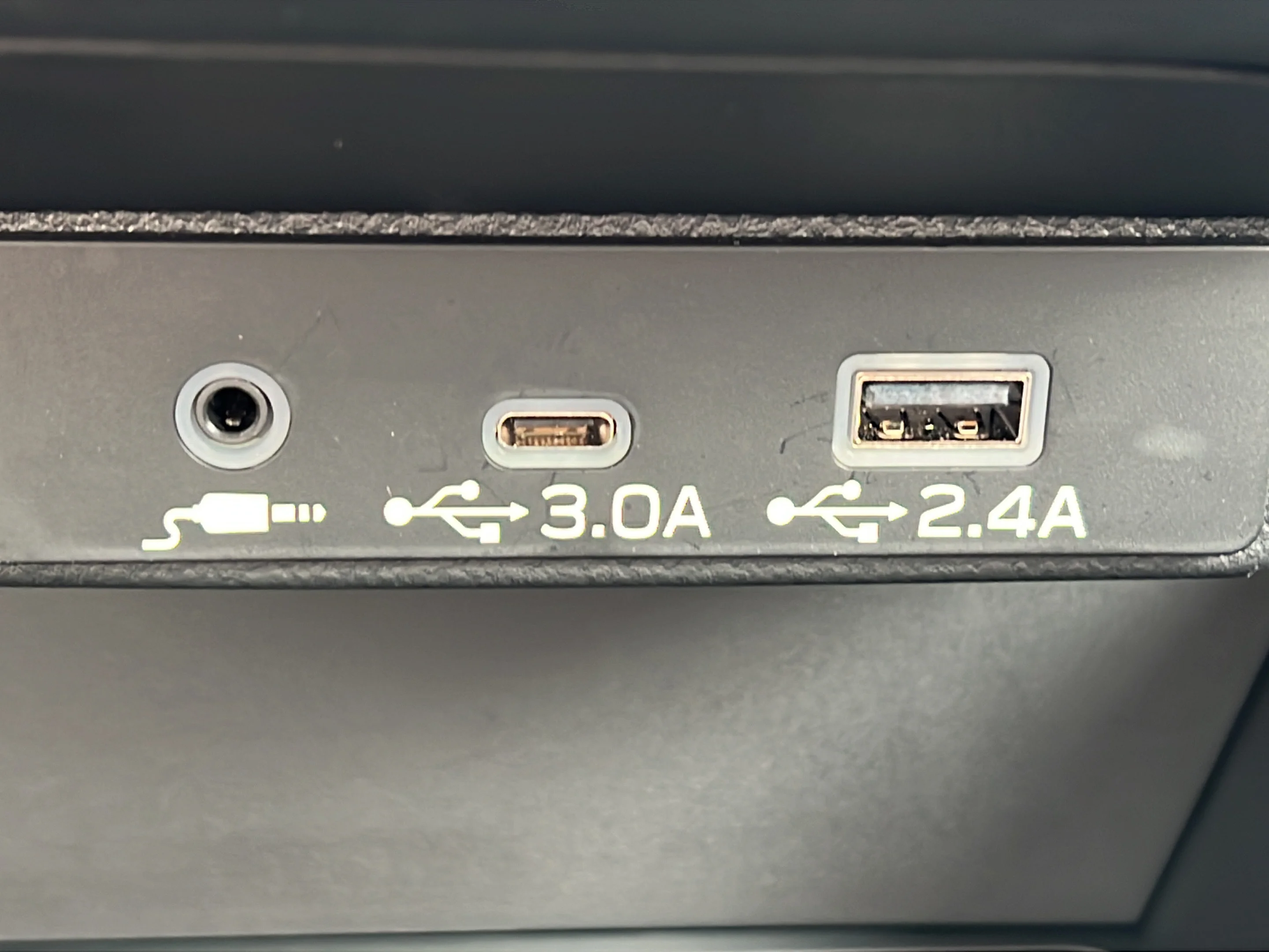 Used 2025 Ice Silver Metallic Subaru Limited image 29