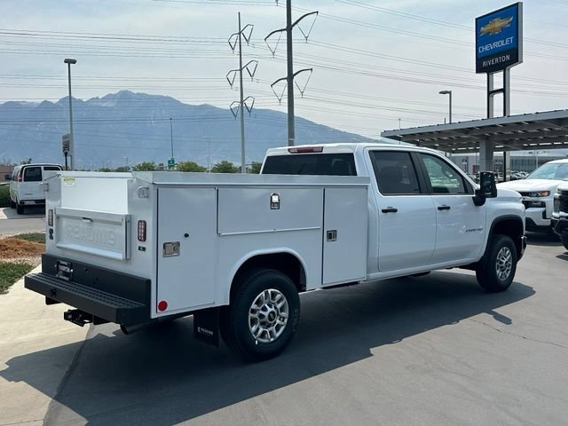 New 2026 Summit White Chevrolet WT image 7